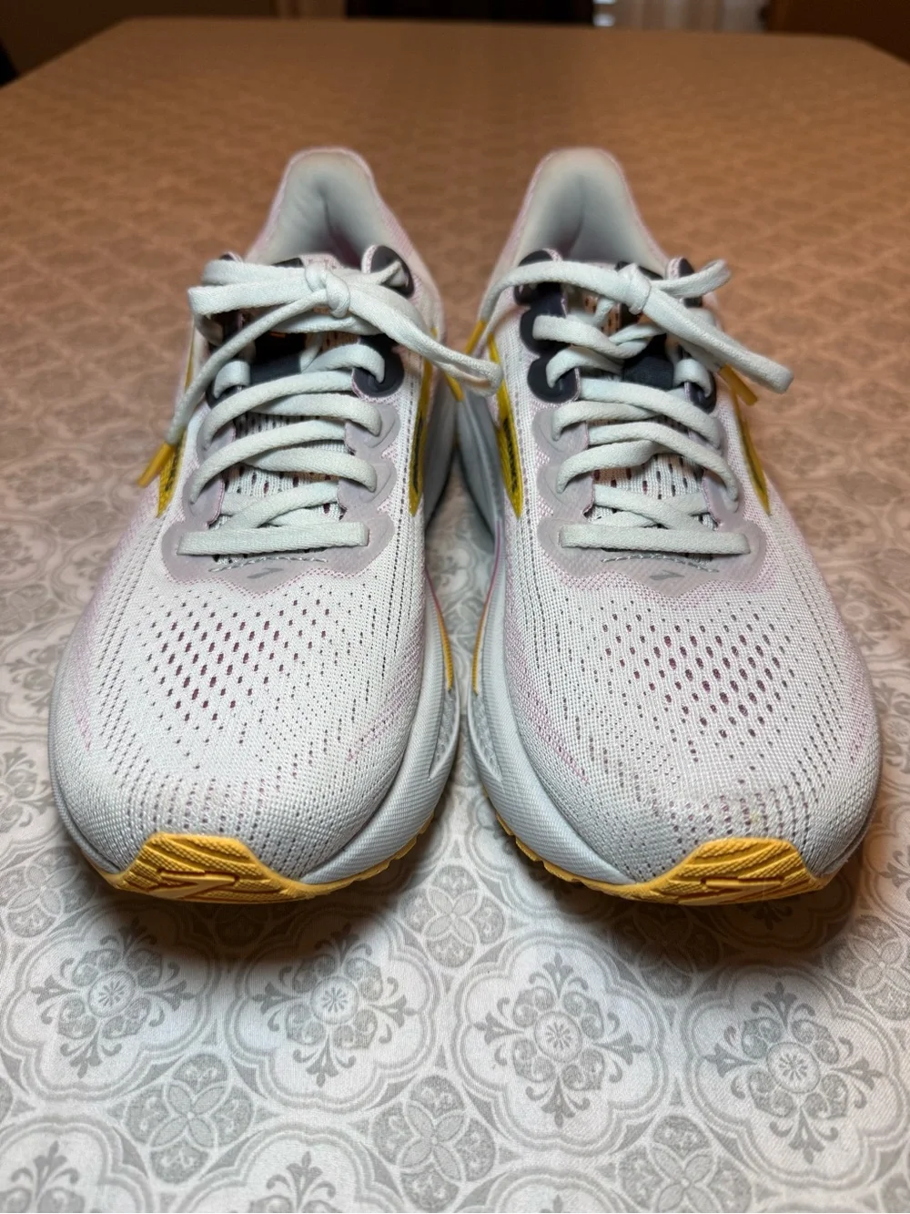 Brooks Ghost 17 Running Shoe - Women's 1204312A070 Narrow(2A) Size 9